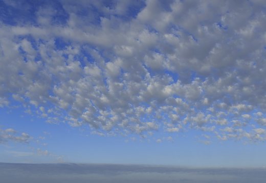 Juodkrantė · marios, kateris, debesys