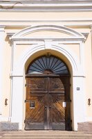 Molėtai · bažnyčia, pagrindinės durys