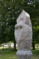 Sirvėtos parkas · Šventos dvarvietė, Laimos, likimo deivės skulptūra 9125