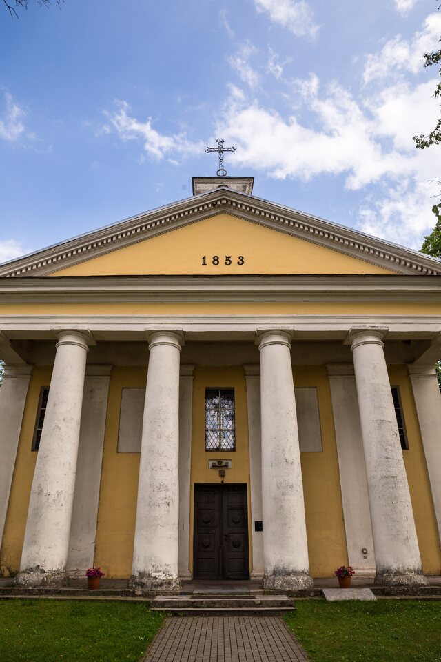 Vidiškių Švč. Trejybės bažnyčia