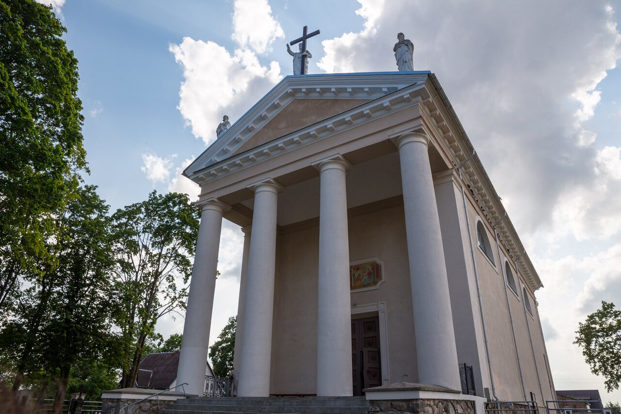 Taujėnų Šv. Kryžiaus Išaukštinimo bažnyčia