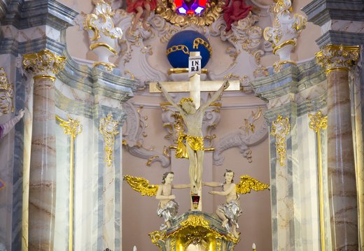 Liškiavos Švč. Trejybės bažnyčia · altorius