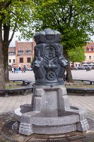 Kaunas · rotušės aikštės fontanas "Laimės šulinys"