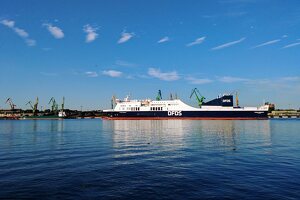 Klaipėdos jūrų uostas · Kopgalis, įplaukos kanalas, DFDS keltas